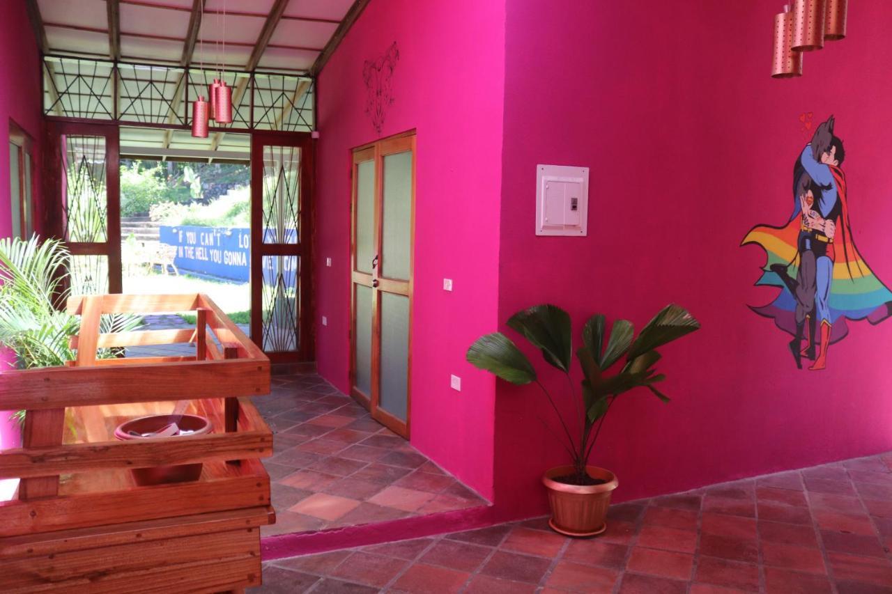 Hostal Planet B *